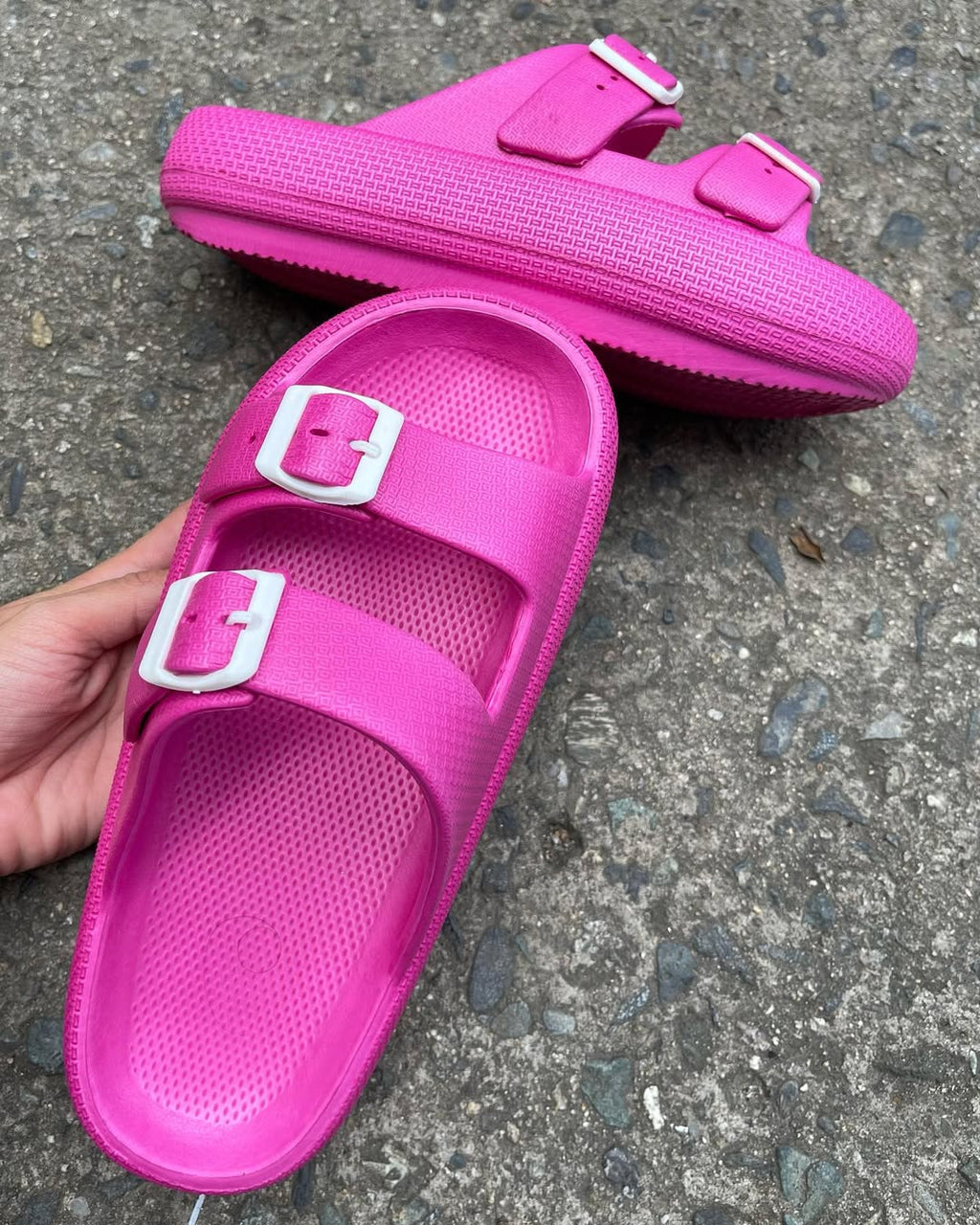 Sandalias UrbanFlex – Donde Cada Paso Se Siente Como Caminar Sobre Nubes ✨